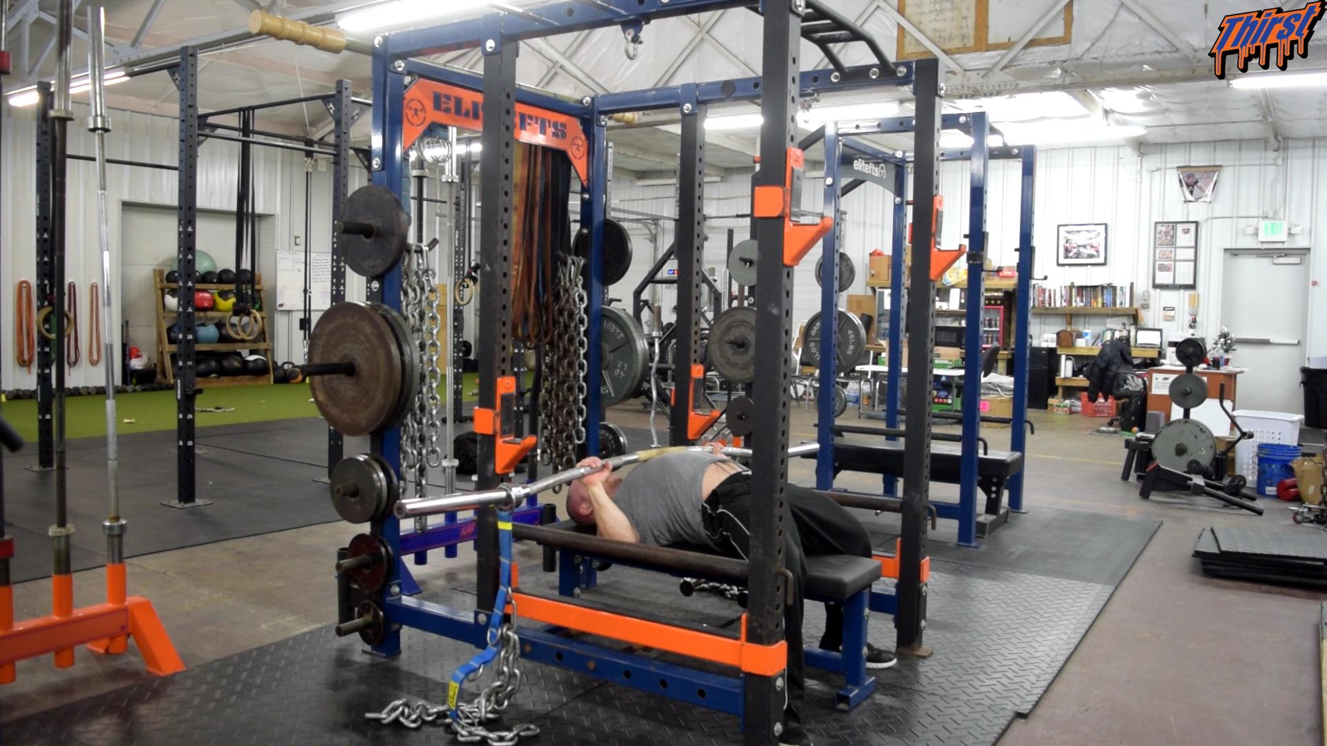 Buffalo Bar Bench Press vs Chains