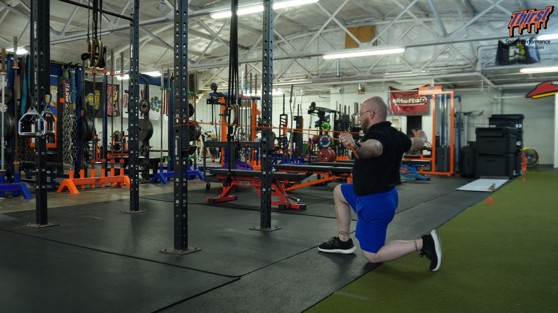 Half Kneeling Band Reverse Pec Dec