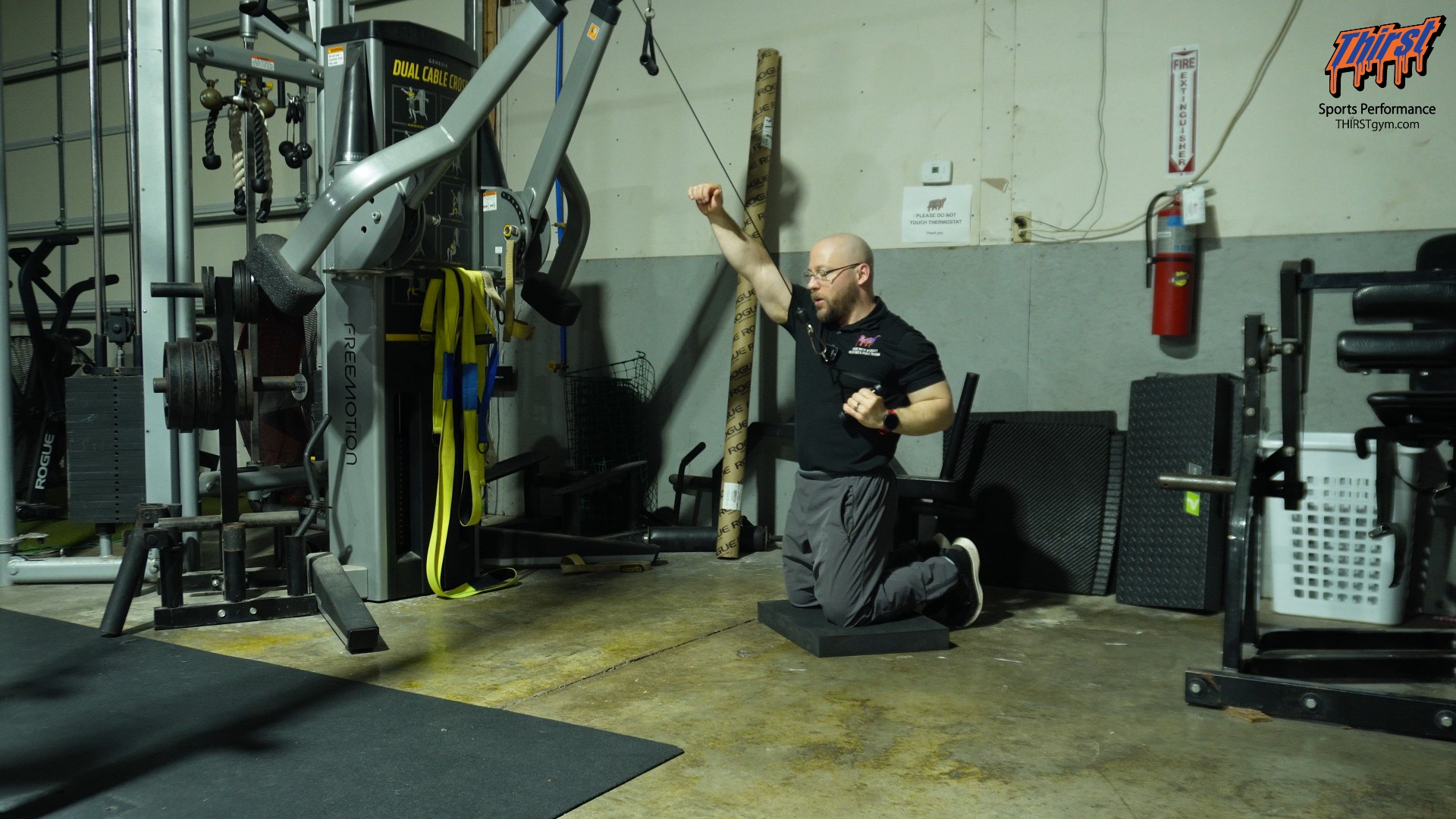 Tall Kneeling Single Arm High Cable Row With Opposite Reach