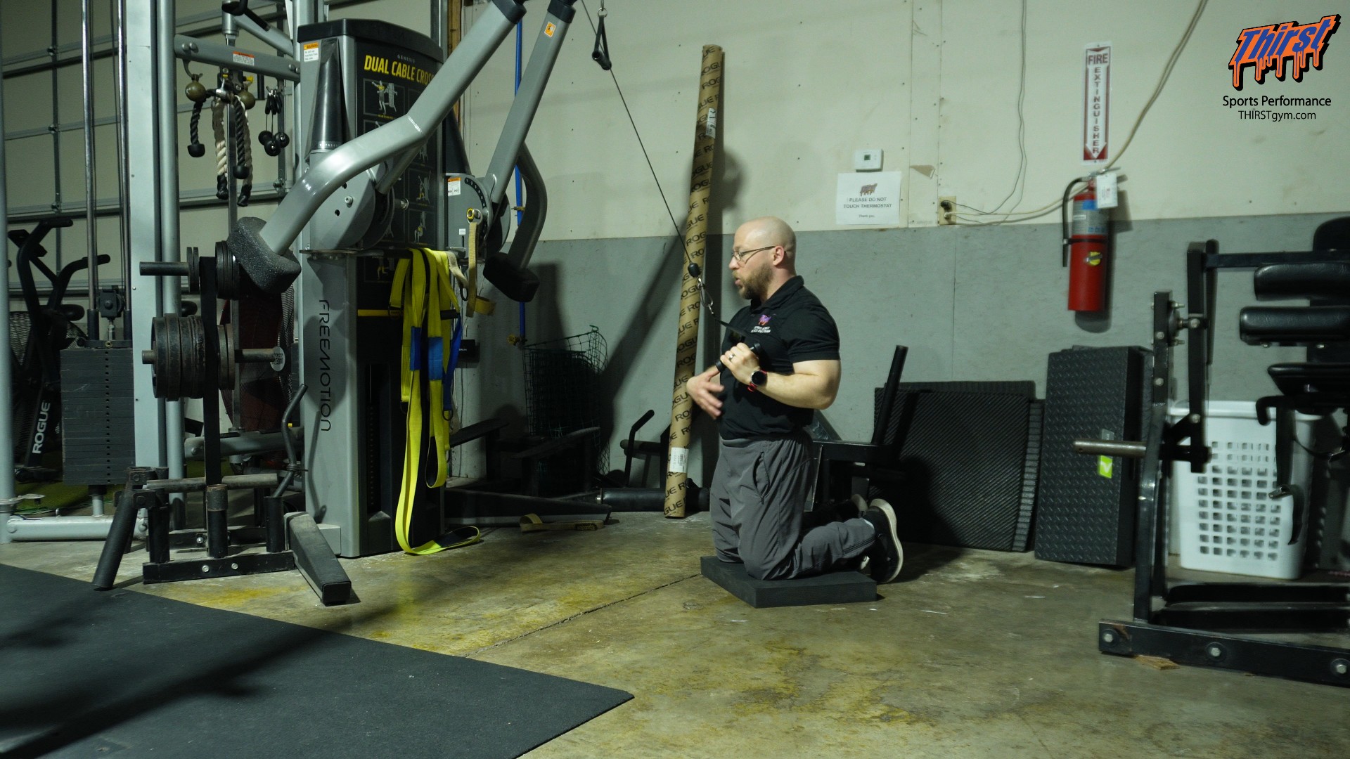 Tall Kneeling Single Arm High Cable Row